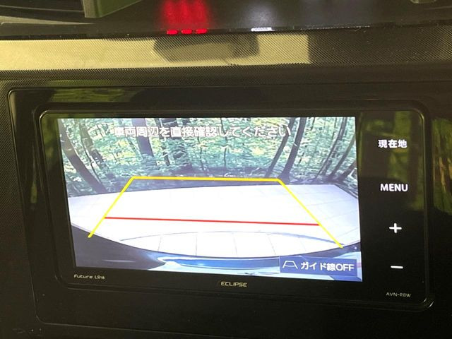 【バックカメラ】駐車時に後方がリアルタイム映像で確認できます。大型商業施設や立体駐車場での駐車時や、夜間のバック時に大活躍!運転スキルに関わらず、今や必須となった装備のひとつです!