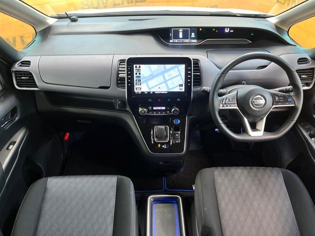 セレナ1.2 e-POWER ハイウェイスターV