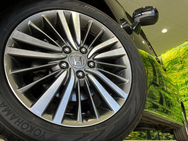 �y����17�C���`�A���~�z�C�[���z�O�ςɃ}�b�`���������A���~�z�C�[���𑕒����Ă���܂��B�e��ЊO�A���~�z�C�[����A�X�^�b�h���X�^�C�����戵�����Ă���܂��B���񂲑��k����������