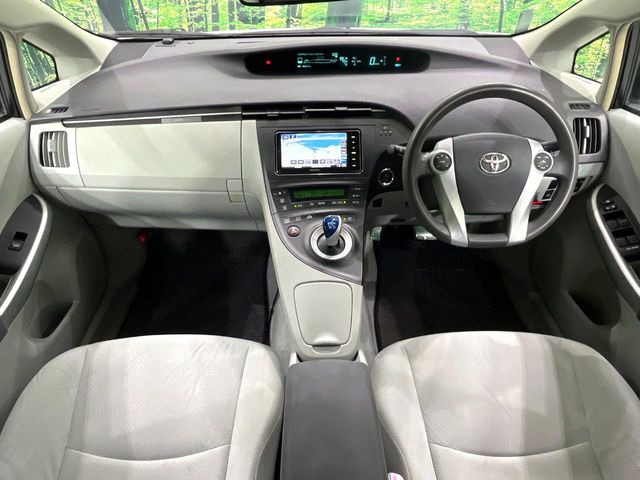 プリウス1.8 S