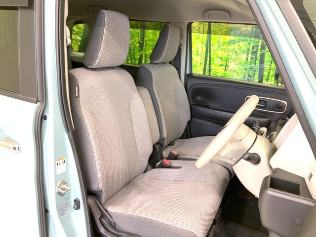 運転席シート廻りは使用感も少なく、良好な状態となっています。丁寧に使われていたことがよくわかりますね。