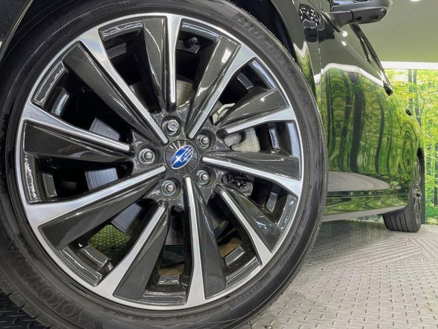 �y����18�C���`�A���~�z�C�[���z�O�ςɃ}�b�`���������A���~�z�C�[���𑕒����Ă���܂��B�e��ЊO�A���~�z�C�[����A�X�^�b�h���X�^�C�����戵�����Ă���܂��B���񂲑��k����������