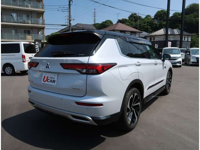 アウトランダーPHEV 2.4 P 4WD