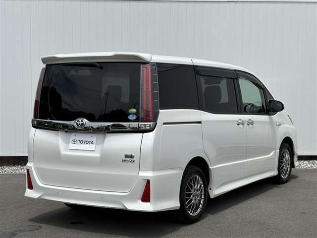 ノア1.8 ハイブリッド Si W×B II