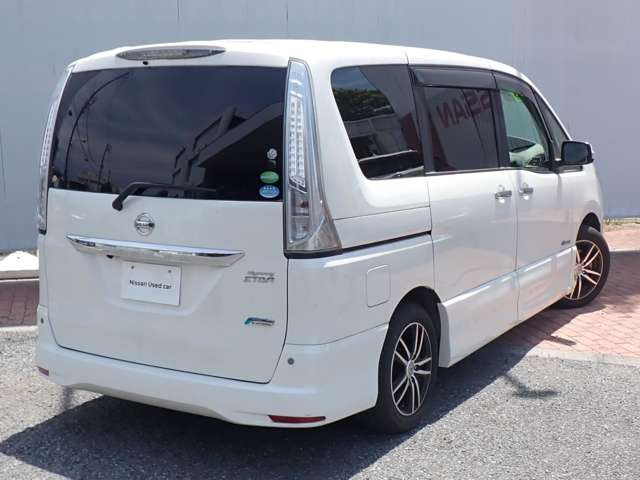 セレナ2.0 ハイウェイスター S-HYBRID