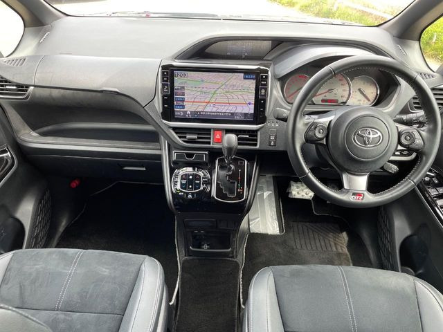 ヴォクシー2.0 ZS GR スポーツ