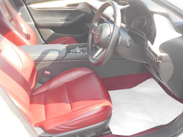 MAZDA3セダン