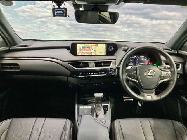 UX250h Fスポーツ 4WD