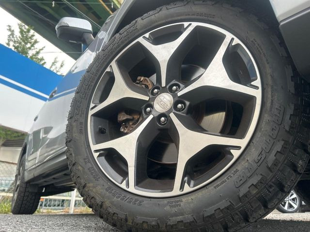 �y����18�C���`�A���~�z�C�[���z�O�ςɃ}�b�`���������A���~�z�C�[���𑕒����Ă���܂��B�e��ЊO�A���~�z�C�[����A�X�^�b�h���X�^�C�����戵�����Ă���܂��B���񂲑��k����������
