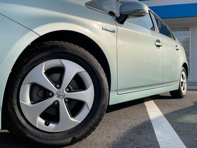 �y����15�C���`�A���~�z�C�[���z�O�ςɃ}�b�`���������A���~�z�C�[���𑕒����Ă���܂��B�e��ЊO�A���~�z�C�[����A�X�^�b�h���X�^�C�����戵�����Ă���܂��B���񂲑��k����������
