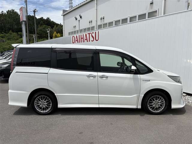ノア1.8 ハイブリッド Si W×B II