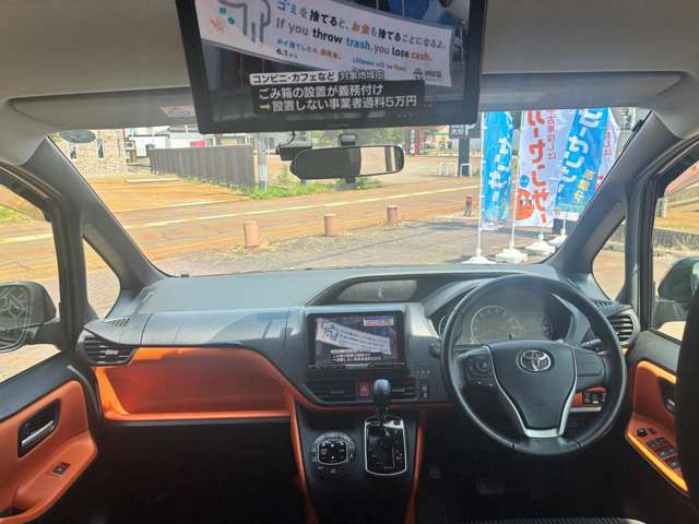 ヴォクシー2.0 ZS 4WD