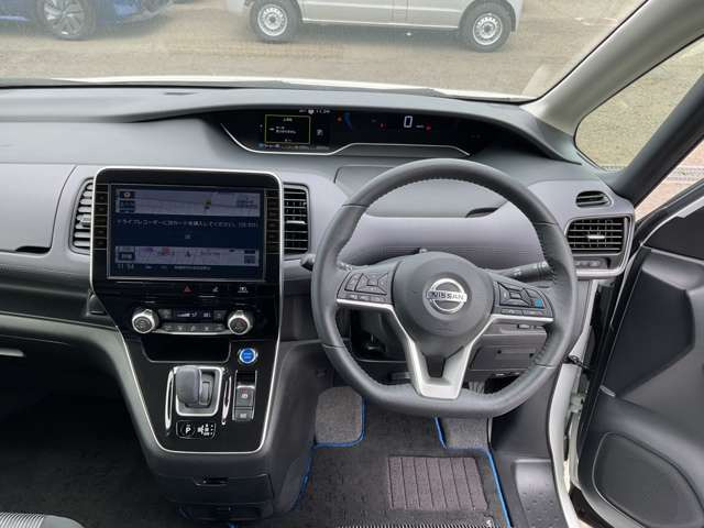 セレナ1.2 e-POWER ハイウェイスターV