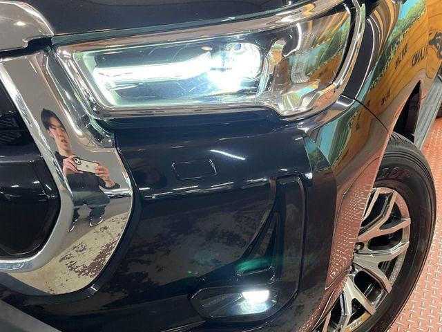�yLED�w�b�h���C�g�z���V����ԑ��s�����ǍD�Ȏ��E���m�ۂ����S���ĉ^�]�ł��鍂�P�xLED�w�b�h���C�g�𑕔�!�_�����x�������A����d�͂��}�����Ă��܂��B