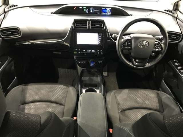 プリウス1.8 S