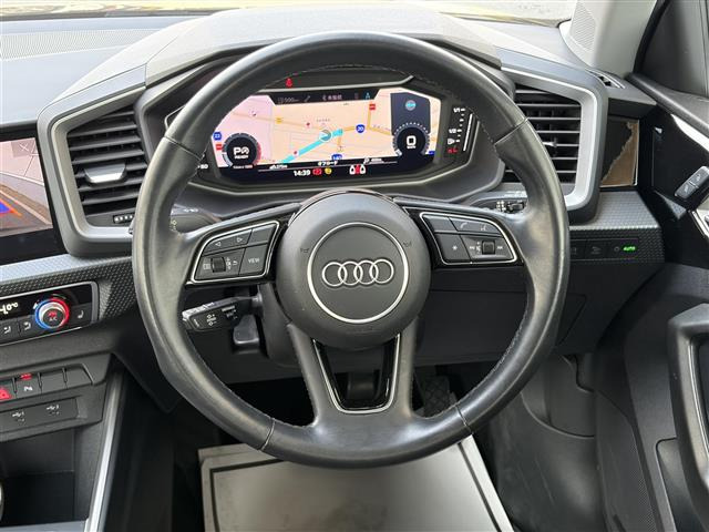 A1スポーツバック25 TFSI アドバンスド