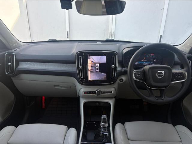 XC40ウルトラ B4 AWD 4WD