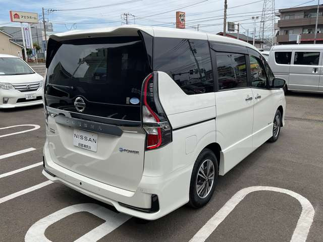 セレナ1.2 e-POWER ハイウェイスターV