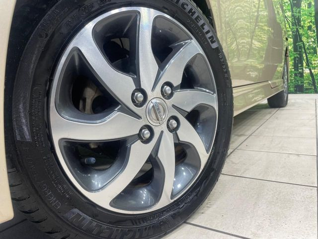 �y����14�C���`�A���~�z�C�[���z�O�ςɃ}�b�`���������A���~�z�C�[���𑕒����Ă���܂��B�e��ЊO�A���~�z�C�[����A�X�^�b�h���X�^�C�����戵�����Ă���܂��B���񂲑��k����������