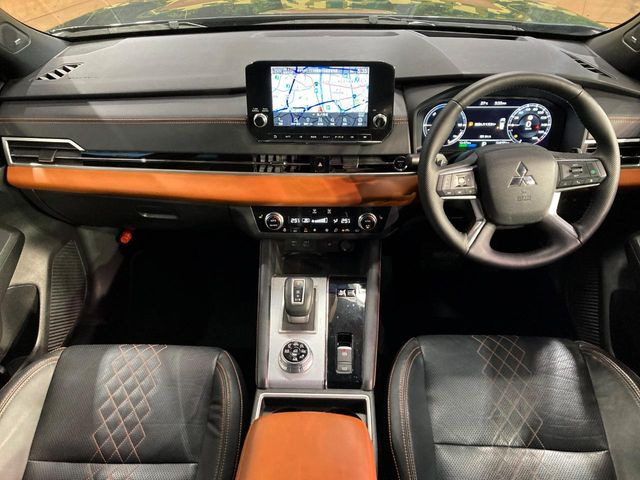 アウトランダーPHEV 2.4 P 4WD