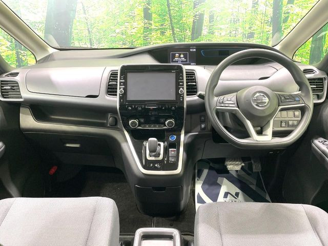 セレナ1.2 e-POWER XV