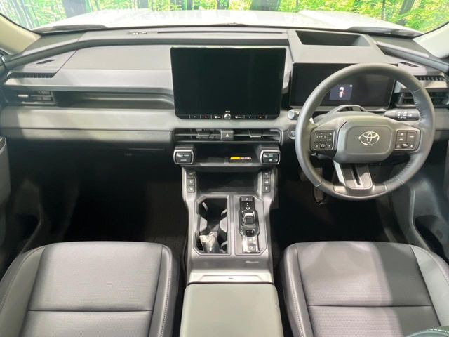 RAV42.5 Z E-Four 4WD