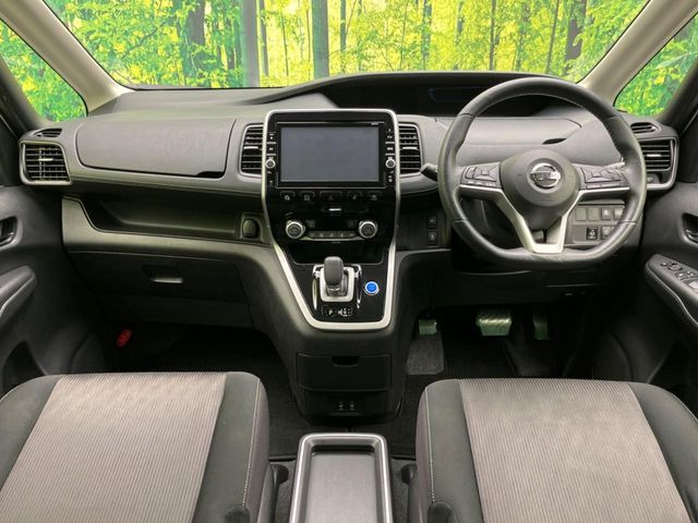 セレナ1.2 e-POWER ハイウェイスターV