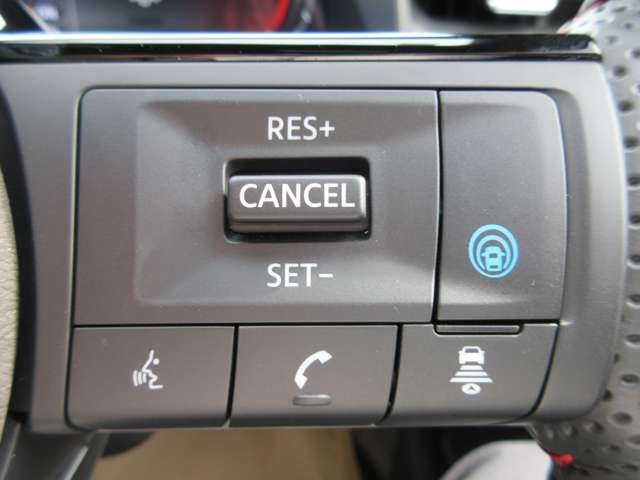 ノートオーラ1.2 NISMO チューンド e-POWER 4WD