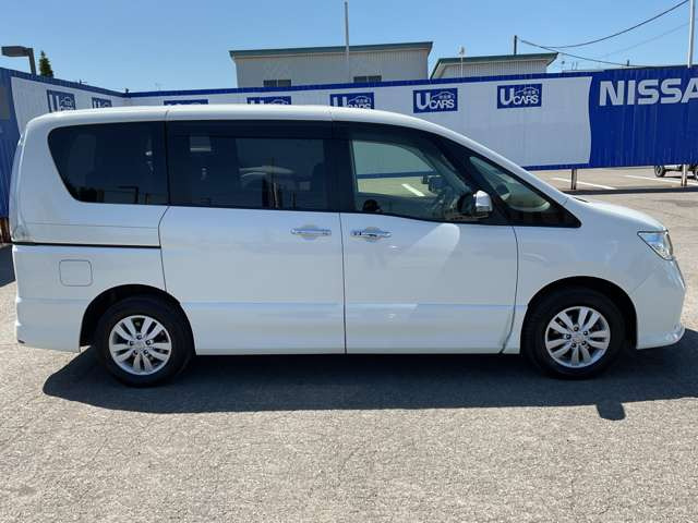 セレナ2.0 ハイウェイスター 4WD