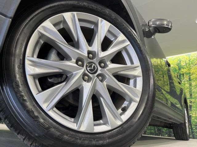�y����19�C���`�A���~�z�C�[���z�O�ςɃ}�b�`���������A���~�z�C�[���𑕒����Ă���܂��B�e��ЊO�A���~�z�C�[����A�X�^�b�h���X�^�C�����戵�����Ă���܂��B���񂲑��k����������