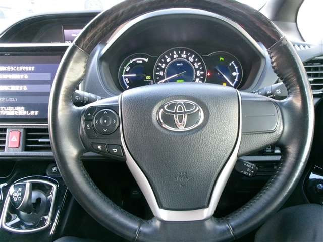 ノア1.8 ハイブリッド Si W×B II