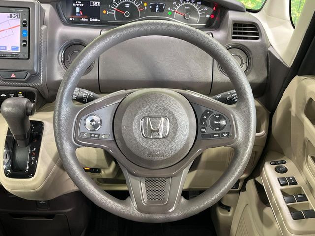 �y�X�e�A�����O�X�C�b�`�z�^�]���A�O������ڐ������炷���ƂȂ��A�I�[�f�B�I���̑��삪�\�ȕ֗��@�\!���S&���K�ȃh���C�u�����o���Ă���܂���