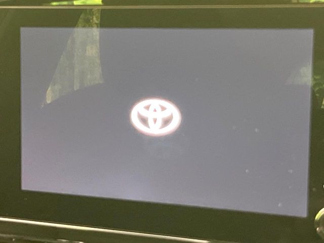 �y8�C���` �f�B�X�v���C�I�[�f�B�I�z���ʂ̃f�B�X�v���C��AppleCarPlay��AndroidAuto�����p�\�B�傫�ȉ�ʂŃX�}�z�i�r�A�v���������p���������܂���