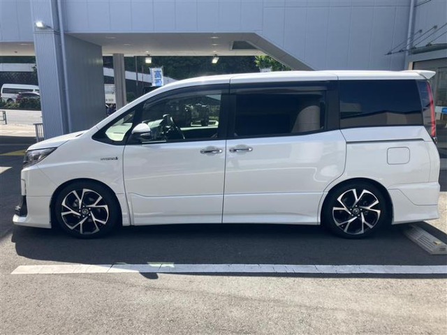 ノア1.8 ハイブリッド Si W×B II