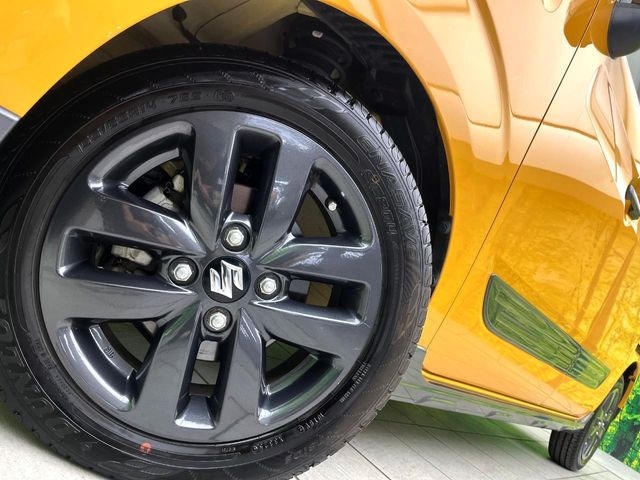 �y����14�C���`�A���~�z�C�[���z�O�ςɃ}�b�`���������A���~�z�C�[���𑕒����Ă���܂��B�e��ЊO�A���~�z�C�[����A�X�^�b�h���X�^�C�����戵�����Ă���܂��B���񂲑��k����������