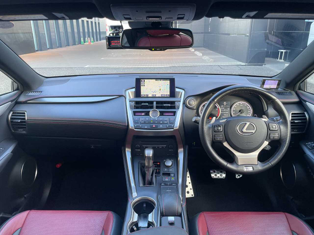 NX200t Fスポーツ