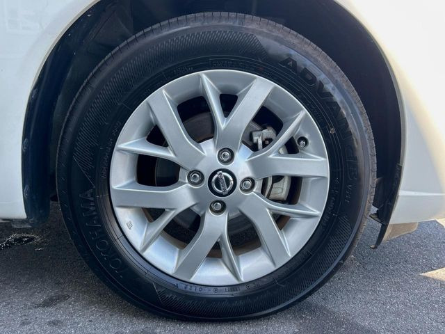 �y����15�C���`�A���~�z�C�[���z�O�ςɃ}�b�`���������A���~�z�C�[���𑕒����Ă���܂��B�e��ЊO�A���~�z�C�[����A�X�^�b�h���X�^�C�����戵�����Ă���܂��B���񂲑��k����������