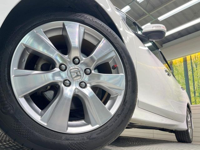 �y����17�C���`�A���~�z�C�[���z�O�ςɃ}�b�`���������A���~�z�C�[���𑕒����Ă���܂��B�e��ЊO�A���~�z�C�[����A�X�^�b�h���X�^�C�����戵�����Ă���܂��B���񂲑��k����������