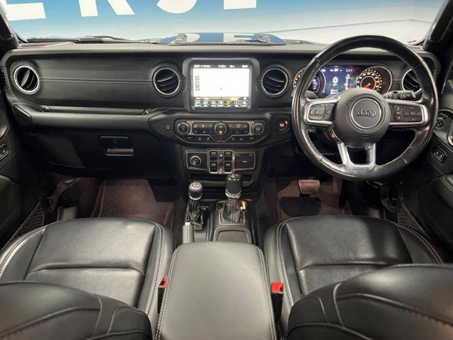 ラングラーアンリミテッド サハラ 4WD