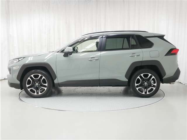 RAV42.0 アドベンチャー 4WD