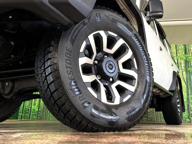 �y�����A���~�z�C�[���z�O�ςɃ}�b�`���������A���~�z�C�[���𑕒����Ă���܂��B�e��ЊO�A���~�z�C�[����A�X�^�b�h���X�^�C�����戵�����Ă���܂��B���񂲑��k����������