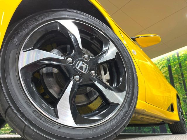 �y�����A���~�z�C�[���z�O�ςɃ}�b�`���������A���~�z�C�[���𑕒����Ă���܂��B�e��ЊO�A���~�z�C�[����A�X�^�b�h���X�^�C�����戵�����Ă���܂��B���񂲑��k����������