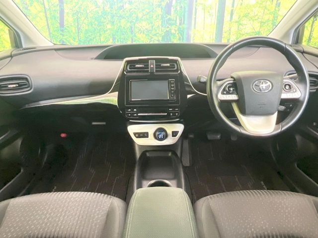プリウス1.8 S
