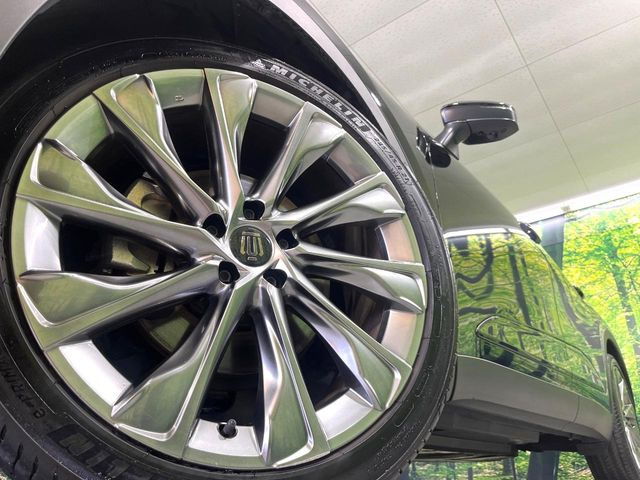 �y21�C���`�A���~�z�C�[���z�O�ςɃ}�b�`�����A���~�z�C�[���𑕒����Ă���܂��B�e��A���~�z�C�[����A�X�^�b�h���X�^�C�����戵�����Ă���܂��B���񂲑��k����������