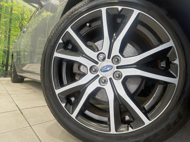 �y����17�C���`�A���~�z�C�[���z�O�ςɃ}�b�`���������A���~�z�C�[���𑕒����Ă���܂��B�e��ЊO�A���~�z�C�[����A�X�^�b�h���X�^�C�����戵�����Ă���܂��B���񂲑��k����������