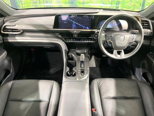 クラウンクロスオーバー2.5 G アドバンスト レザー パッケージ E-Four 4WD
