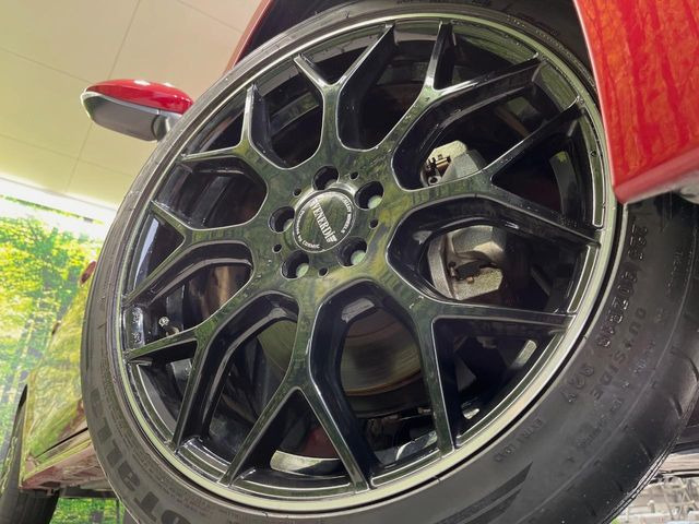 �y18�C���`�A���~�z�C�[���z�O�ςɃ}�b�`�����A���~�z�C�[���𑕒����Ă���܂��B�e��A���~�z�C�[����A�X�^�b�h���X�^�C�����戵�����Ă���܂��B���񂲑��k����������