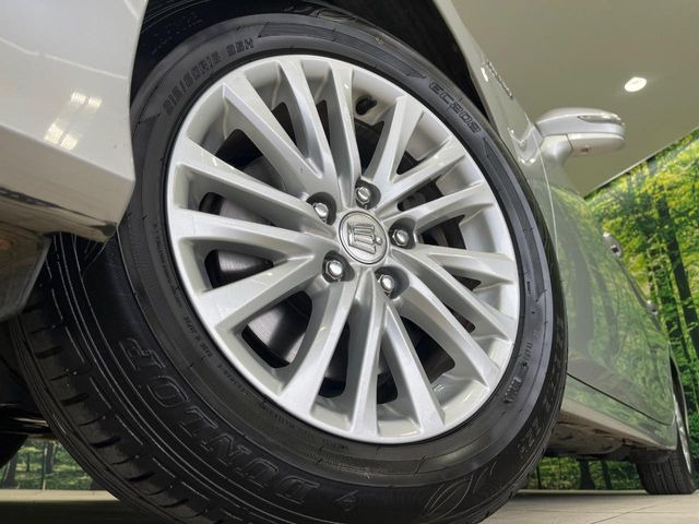 �y����16�C���`�A���~�z�C�[���z�O�ςɃ}�b�`���������A���~�z�C�[���𑕒����Ă���܂��B�e��ЊO�A���~�z�C�[����A�X�^�b�h���X�^�C�����戵�����Ă���܂��B���񂲑��k����������