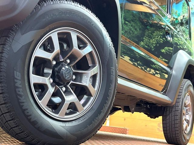 �y����15�C���`�A���~�z�C�[���z�O�ςɃ}�b�`���������A���~�z�C�[���𑕒����Ă���܂��B�e��ЊO�A���~�z�C�[����A�X�^�b�h���X�^�C�����戵�����Ă���܂��B���񂲑��k����������
