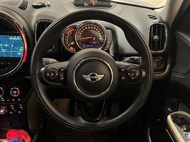 ミニクロスオーバークーパー SD オール4 4WD